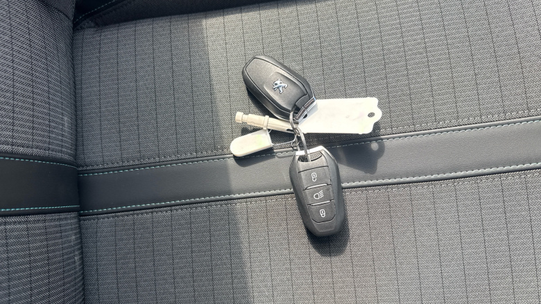 Peugeot 2008 1.2 PureTech Allure Premium 5dr Petrol Estate
